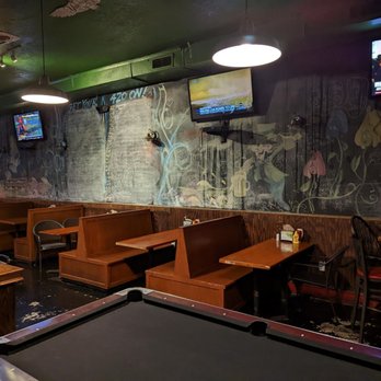 Daytona Taproom - The ambience - Beer Bar Near Me - Daytona Beach, Florida