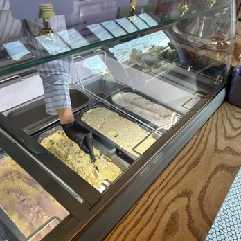 Cornet Custard - Inside - Ice Cream & Frozen Yogurt Near Me - Portland, Oregon