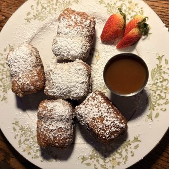 Boxcar - Butter Croissant Beignets - Bars Near Me - Dallas, Texas