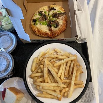Memorial Hermann Katy Hospital - Veggie personal pizza, side of French fries, angel food cake - Hospitals Near Me - Katy, Texas Memorial Hermann Katy Hospital - Veggie personal pizza, side of French fries, angel food cake - Hospitals Near Me - Katy, Texas