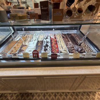 Bacio di Latte - Ice Cream & Frozen Yogurt Near Me - Etiwanda, California