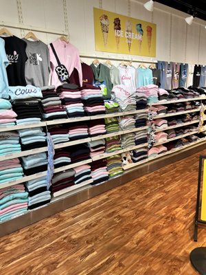 COWS Niagara-On-The-Lake by null