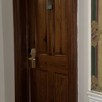 Windsor Hotel, Ascend Hotel Collection - Room door - Hotels Near Me - Americus, Georgia Windsor Hotel, Ascend Hotel Collection - Room door - Hotels Near Me - Americus, Georgia