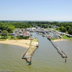 The Kentmorr Beach Bar & Grill - Kentmorr Restaurant and Marina