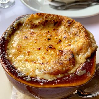 Lucien - French Onion Soup à lOignon Classique - French Near Me - New York, New York Lucien - French Onion Soup à lOignon Classique - French Near Me - New York, New York