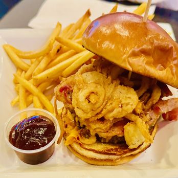 Scoundrels Tavern & Eatery - Cheeseburger with Onion Straws - Burgers Near Me - North Las Vegas, Nevada