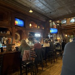Heights Pub & Parlor - Bar