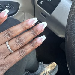 Central Nails - Gel manicure
