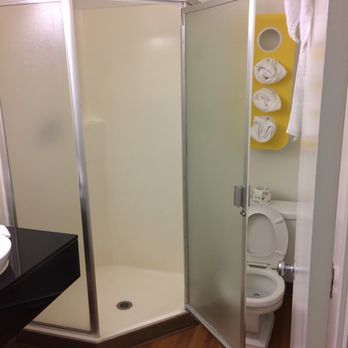 Motel 6 - Their showers are pretty big - Hotels Near Me - Kelso, Washington Motel 6 - Their showers are pretty big - Hotels Near Me - Kelso, Washington