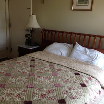 Laingdon Hotel - Cozy room with comfortable bed - Hotels Near Me - Ocean Grove, New Jersey Laingdon Hotel - Cozy room with comfortable bed - Hotels Near Me - Ocean Grove, New Jersey