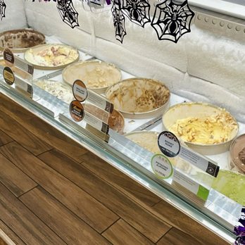 Baskin-Robbins - Inside (flavors) - Ice Cream & Frozen Yogurt Near Me - La Verne, California