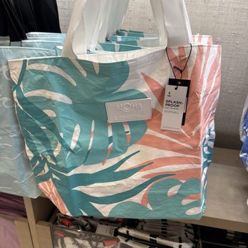 Aloha Collection - Ala Moana Center - Accessories Near Me - Honolulu, Hawaii Aloha Collection - Ala Moana Center - Accessories Near Me - Honolulu, Hawaii
