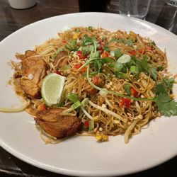 Jinja Bar & Bistro - Santa Fe - Singapore noodles & pork!! Yummy!!