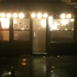 Swan Bar - Il pleut devant le Swan bar