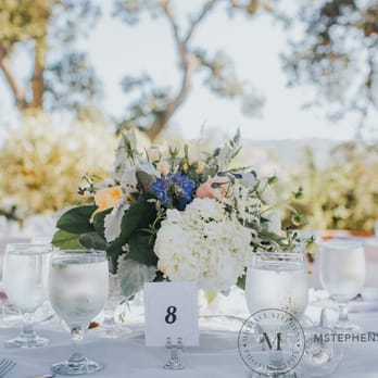 Fluidbloom Designs - Photo credit: Michael Stephens Photography - Wedding Planning Near Me