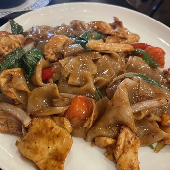 Thai Meric Eatery and Bar - Pad Kee Mao (Drunken Noodles) - Thai Near Me - Frederick, Maryland Thai Meric Eatery and Bar - Pad Kee Mao (Drunken Noodles) - Thai Near Me - Frederick, Maryland