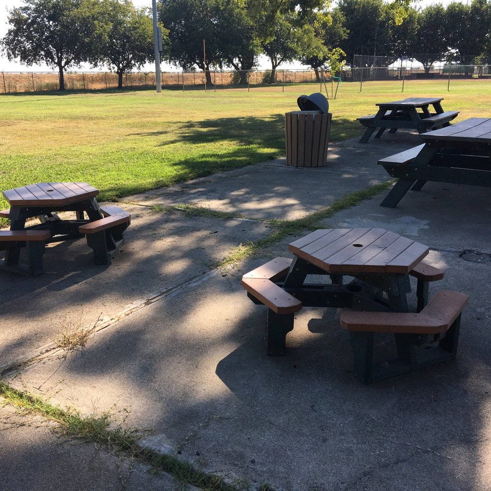 Jensen Park - Cute tables for the little ones - Parks Near Me - Willows, California