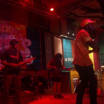 Señor Frog's - Reggae band groovin - Mexican Near Me - Cancún, ROO