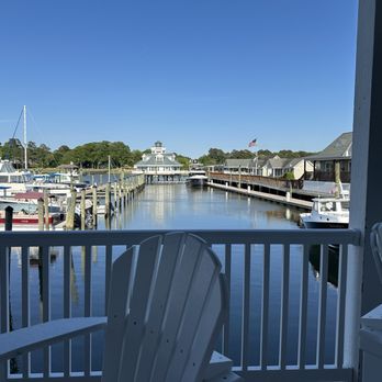 Smithfield Station Waterfront Inn Restaurant - View from outside outside - Breakfast & Brunch Near Me - Smithfield, Virginia Smithfield Station Waterfront Inn Restaurant - View from outside outside - Breakfast & Brunch Near Me - Smithfield, Virginia