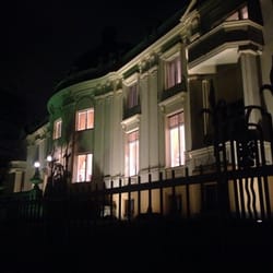 Stiftung Starke - Löwenpalaias der Stiftung Starke im Grunewald