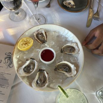 O'Learys Seafood Restaurant - Grilled Oysters on the Half Shell, Fresh Cut, Smoke & Mirrors - Seafood Near Me - Annapolis, Maryland