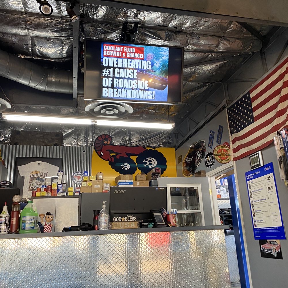 Lube Center - Oil Change Stations Near Me - Burbank, California Lube Center - Oil Change Stations Near Me - Burbank, California