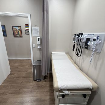 Serenity Care Health Group - Exam Room 6 - Family Practice Near Me - Long Beach, California Serenity Care Health Group - Exam Room 6 - Family Practice Near Me - Long Beach, California