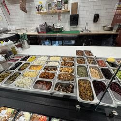 Gemelli's Gourmet - Fresh salad selections
