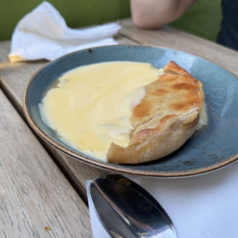 Mother Mash - Underbaked apple pie with cream - British Near Me - London, XGL Mother Mash - Underbaked apple pie with cream - British Near Me - London, XGL