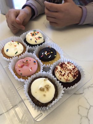 Betty Bakery by null