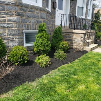 Zizzlo Landscaping & Hardscaping - Mulching & Spring Cleanup - Landscaping Near Me