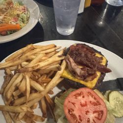 O'Rourkes Sports Bar & Grill - Burger