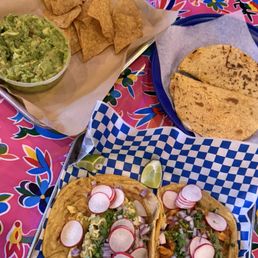 Tacos, guacamole, quesadillas Tacos, guacamole, quesadillas
