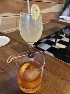 Nettie's Tavern by null