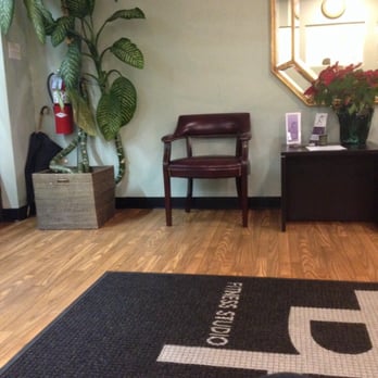 La Belle Fit - Lobby - sitting here waiting for free PiYo class to start at 6:30! - Gyms Near Me - Cherry Hill, New Jersey