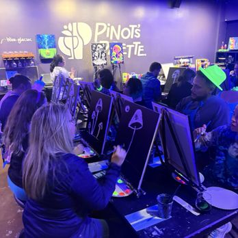 Pinot's Palette - Paint & Sip Near Me - Olathe, Kansas