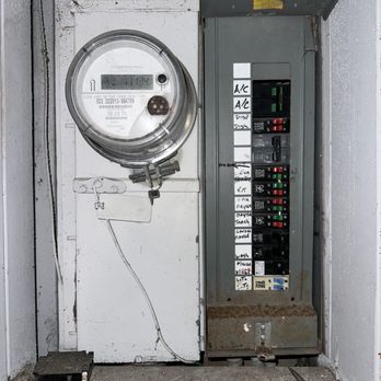 Pelican Coast Electric - Before Photo - Electricians Near Me - Newport Beach, California Pelican Coast Electric - Before Photo - Electricians Near Me - Newport Beach, California