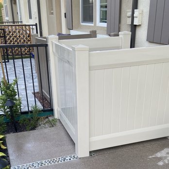 Vinyl Professionals - Fences & Gates Near Me - Valencia, California Vinyl Professionals - Fences & Gates Near Me - Valencia, California