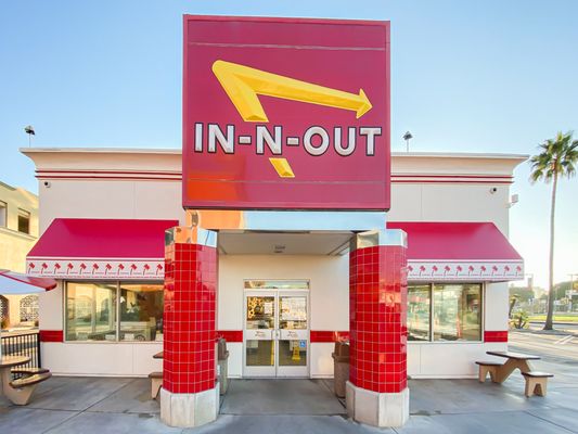 In-N-Out Burger by null