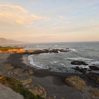 Black Sands - Hotels Near Me - Whitethorn, California