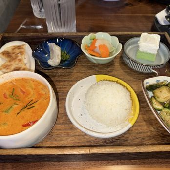 Me’Khun Delicacies - panang curry lunch portion - Thai Near Me - Katy, Texas