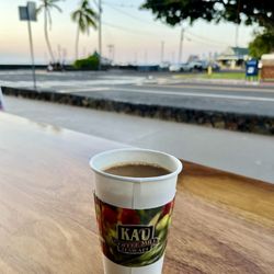 Ka'ū Coffee Roasters Cafe - Large freshly brewed Kau coffee!