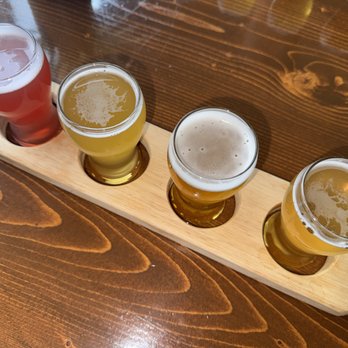 Giant's Head Brewing - Flight of beer~ - Fish & Chips Near Me - Summerland, British Columbia