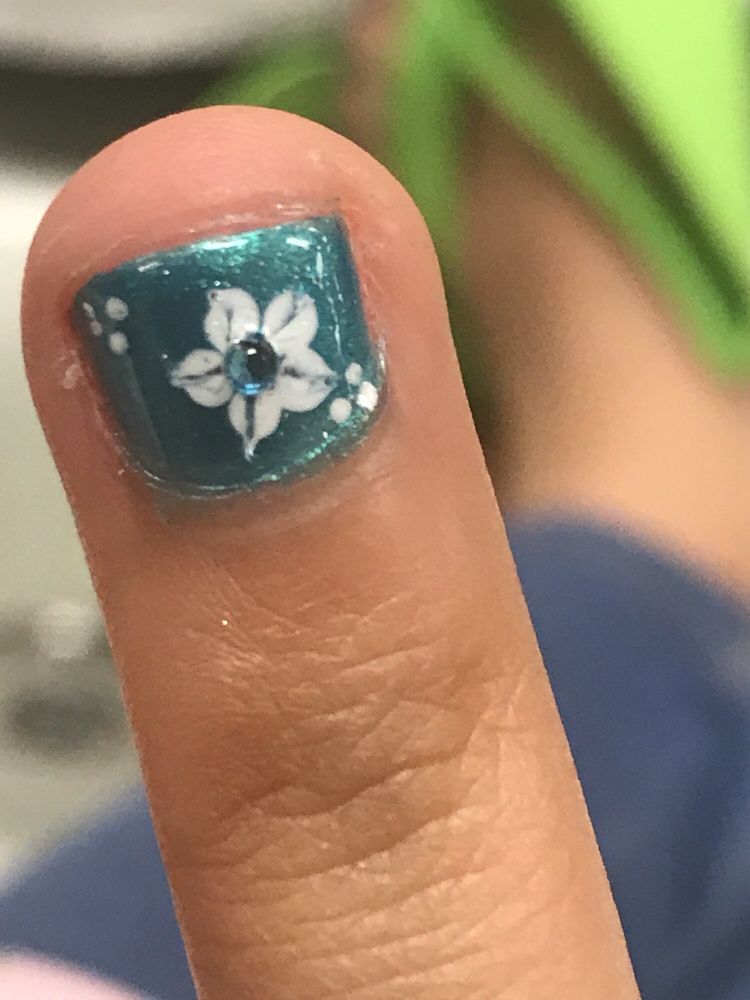 TINA’S BEAUTY NAILS LOCATED IN HAIR PERFECT SALON MORENO VALLEY