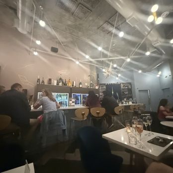 Fizz Champagne & Bubbles Bar - Inside - Champagne Bars Near Me - Sacramento, California