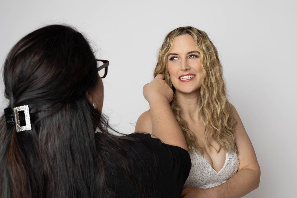 Lynn Caldeiro Styling at Studio Three Logo