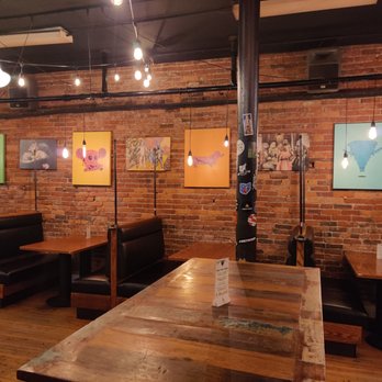 Mikey's Late Night Slice - Seating area - Bars Near Me - Columbus, Ohio