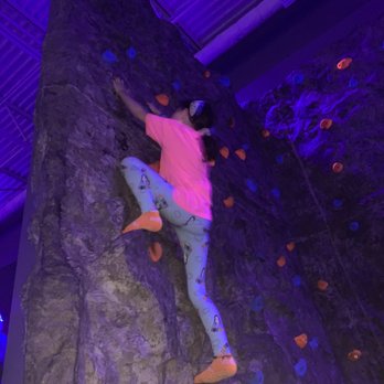 Sky Zone Trampoline Park - Rock climbing - Trampoline Parks Near Me - Springfield, Illinois Sky Zone Trampoline Park - Rock climbing - Trampoline Parks Near Me - Springfield, Illinois