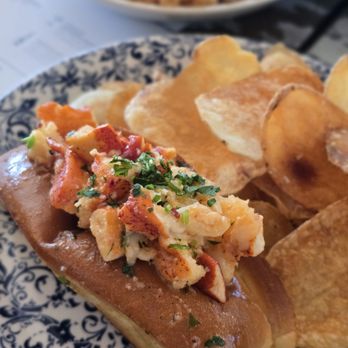 The Hampton Social - Seafood Near Me - Dallas, Texas The Hampton Social - Seafood Near Me - Dallas, Texas