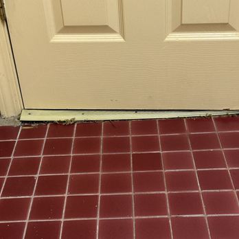Majestic Hotel Chicago - Don't trip over the threshold with previous carpet fibers. - Hotels Near Me - Chicago, Illinois